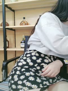 两个前夫一台戏边吃奶边摸叫床刺激在线观看视频小天娱乐探花胖哥代班，格子裤颜值不错外围妹子，后面还有两个在等操完就走，按头口交后入侧入猛操